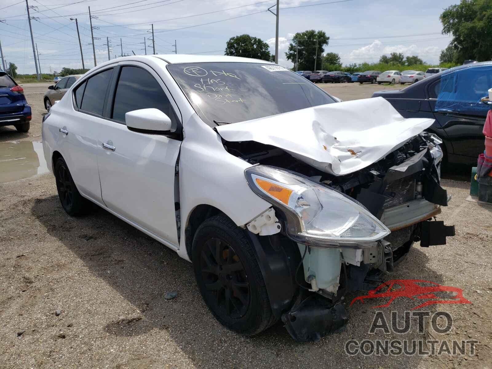 NISSAN VERSA 2018 - 3N1CN7AP6JL876534