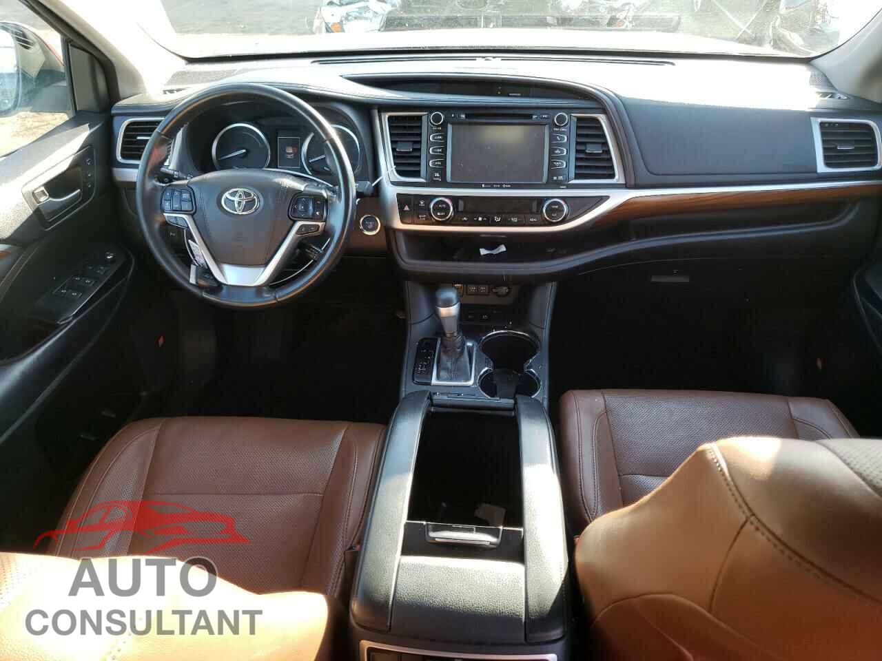 TOYOTA HIGHLANDER 2018 - 5TDDGRFH6JS045232