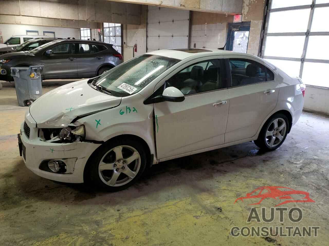 CHEVROLET SONIC 2012 - 1G1JE5SH9C4143735