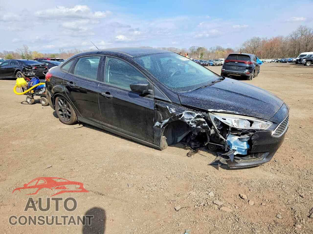 FORD FOCUS 2017 - 1FADP3E26HL281097