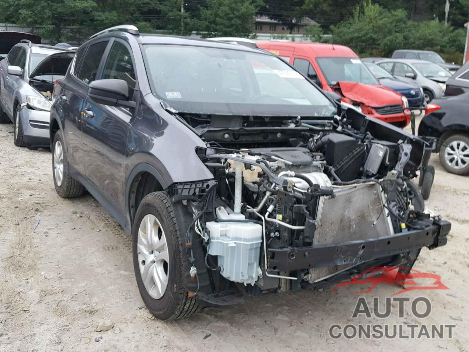 TOYOTA RAV4 LE 2015 - JTMBFREV4FD135824