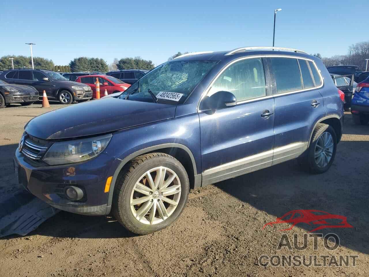 VOLKSWAGEN TIGUAN 2015 - WVGBV7AX0FW569463