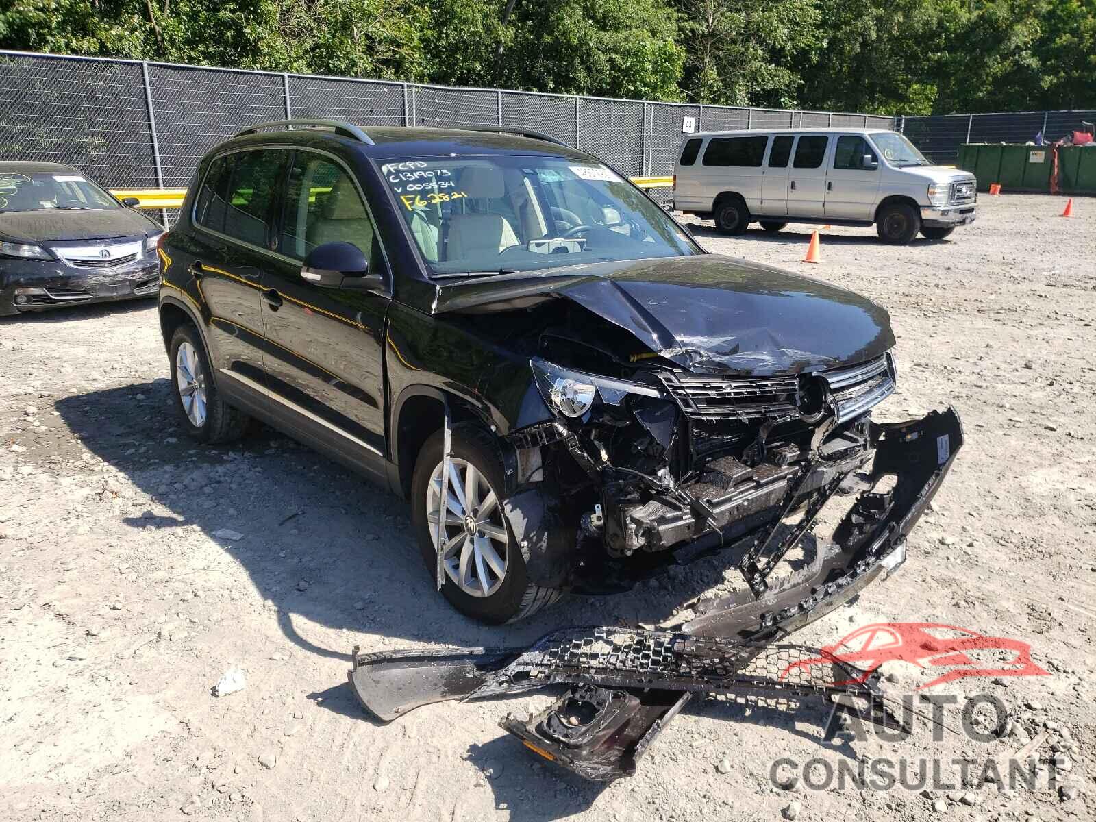 VOLKSWAGEN TIGUAN 2017 - WVGSV7AX2HK005534