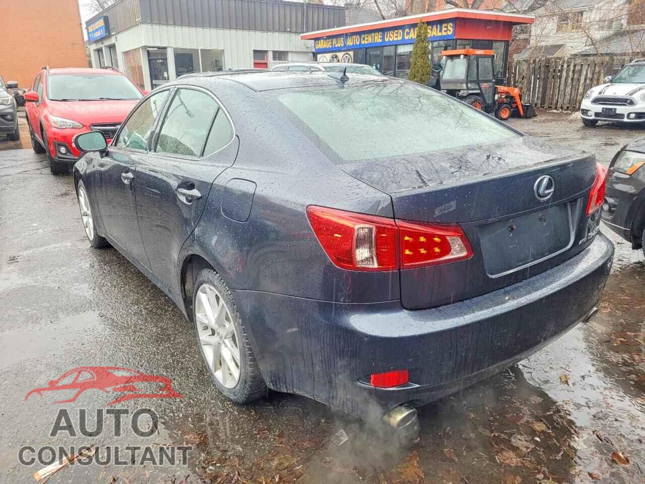 LEXUS IS 2011 - JTHCF5C20B5045868