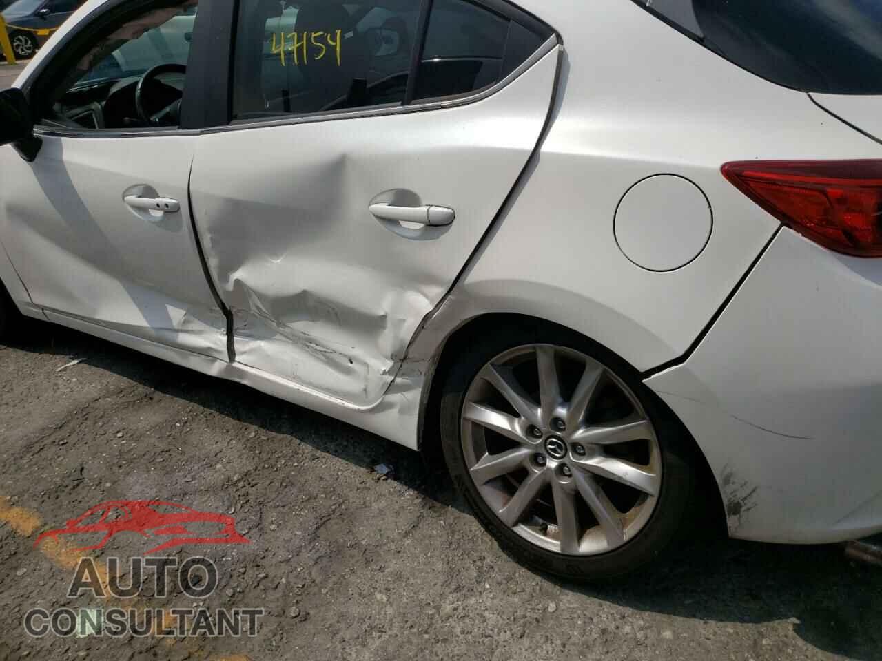 MAZDA 3 2017 - 3MZBN1L75HM152192