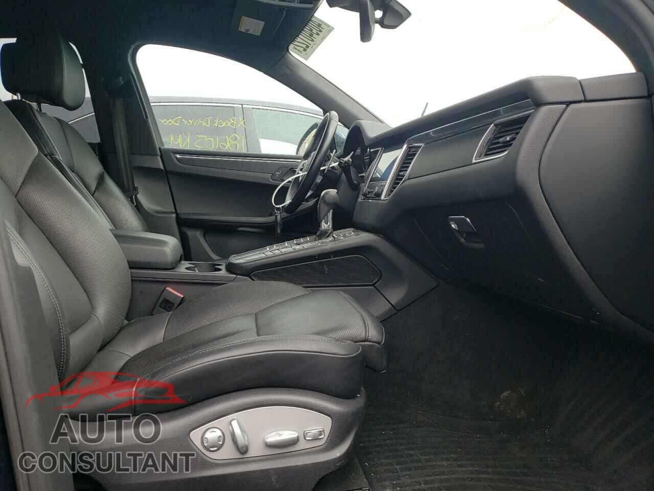 PORSCHE MACAN 2018 - WP1AA2A59JLB00331