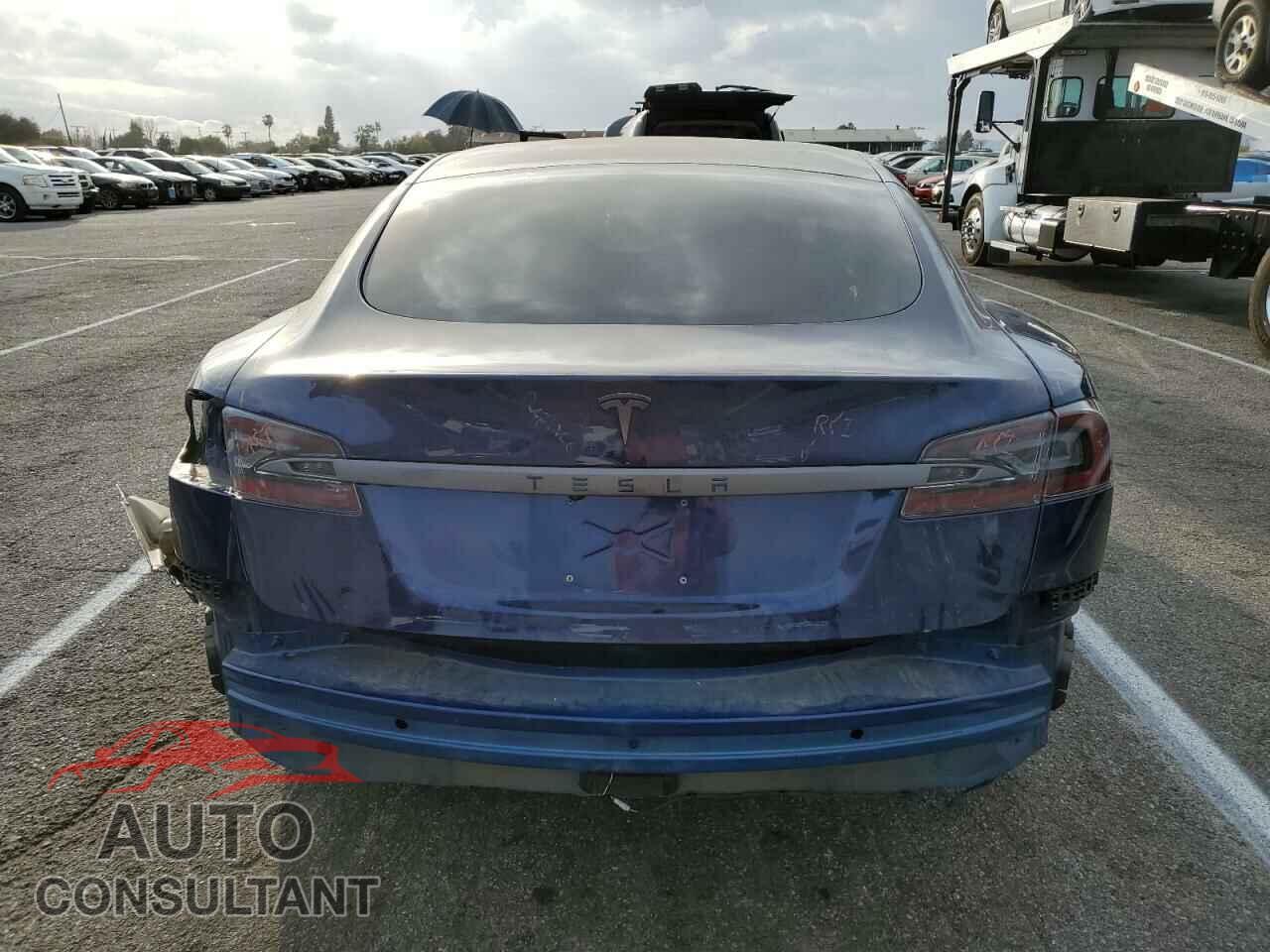 TESLA MODEL S 2018 - 5YJSA1E23JF300172