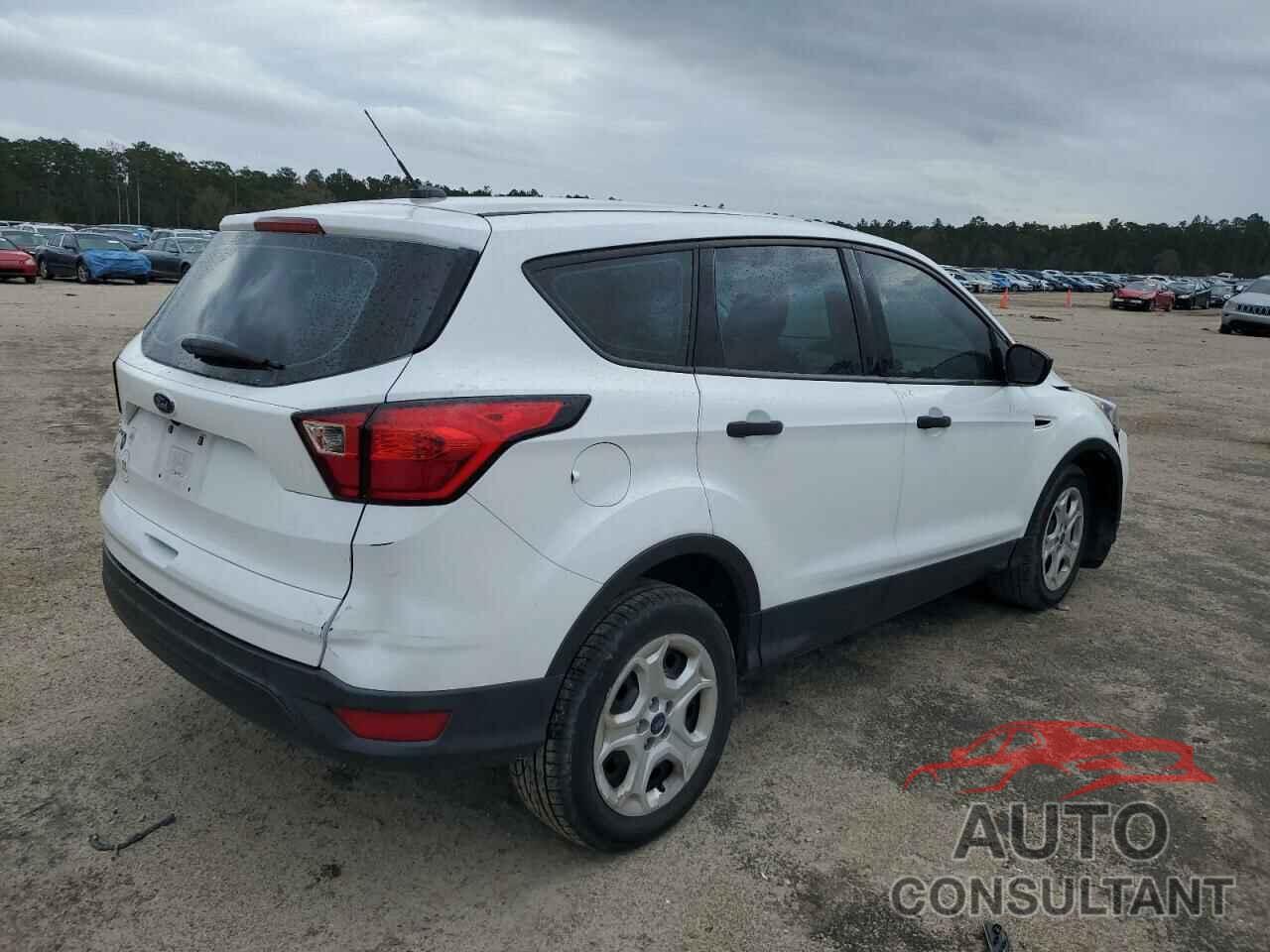 FORD ESCAPE 2019 - 1FMCU0F77KUB21010
