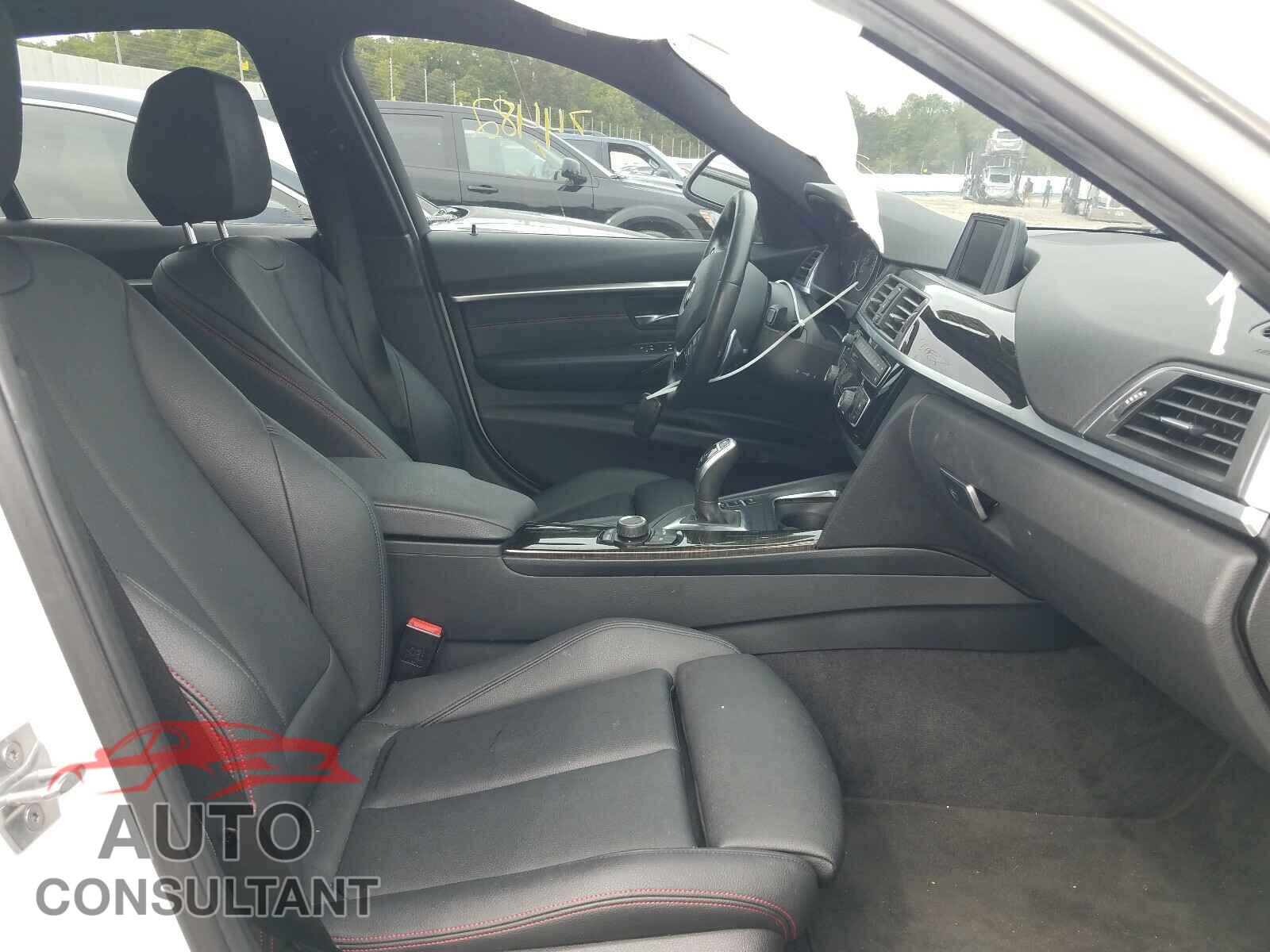 BMW 3 SERIES 2017 - WBA8B9C34HK885100