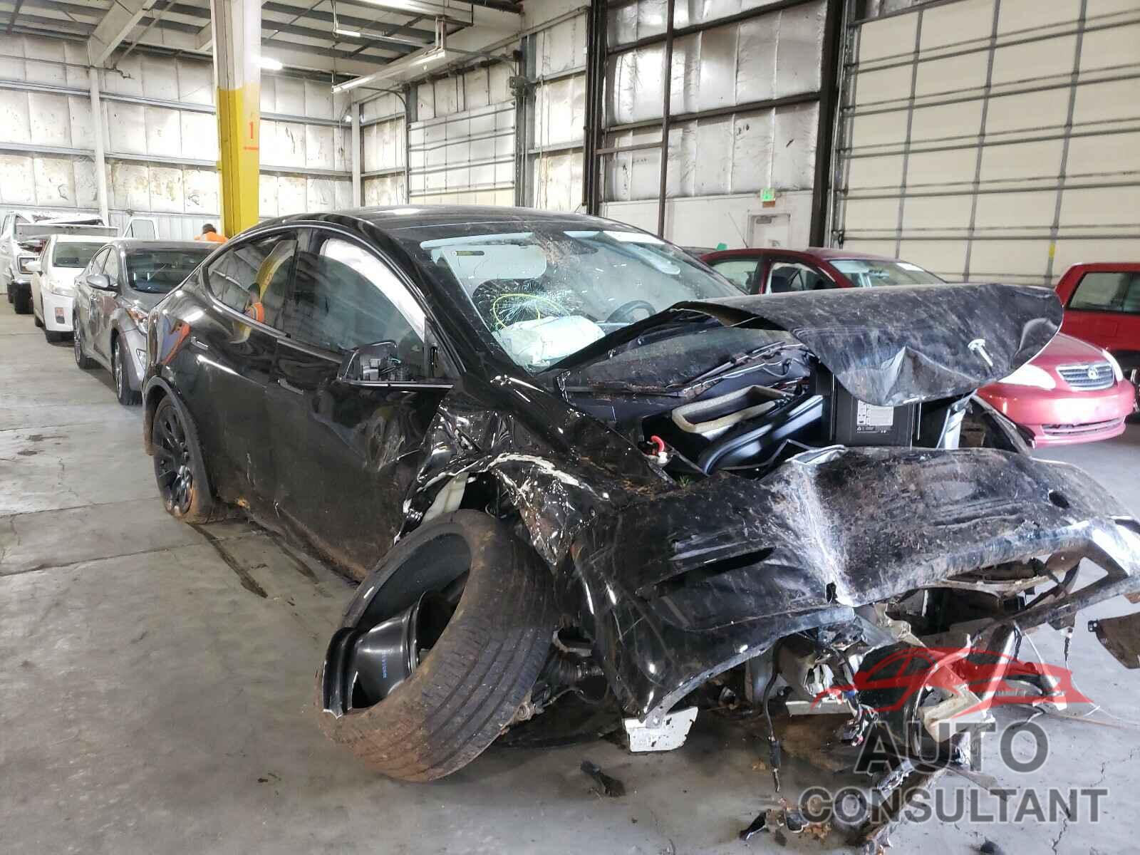 TESLA MODEL Y 2020 - 5YJYGDEE3LF036300