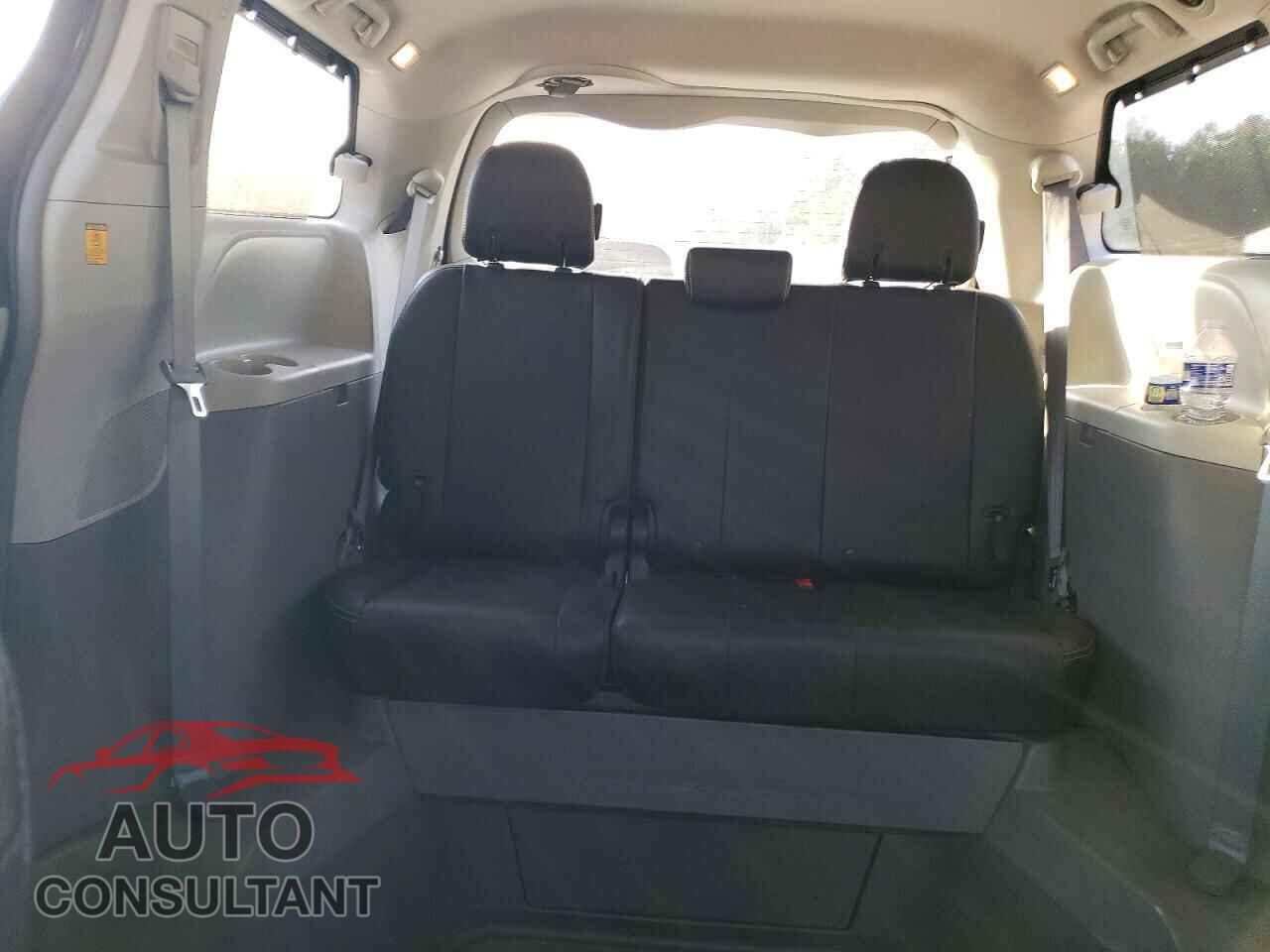 TOYOTA SIENNA 2013 - 5TDXK3DC8DS338800