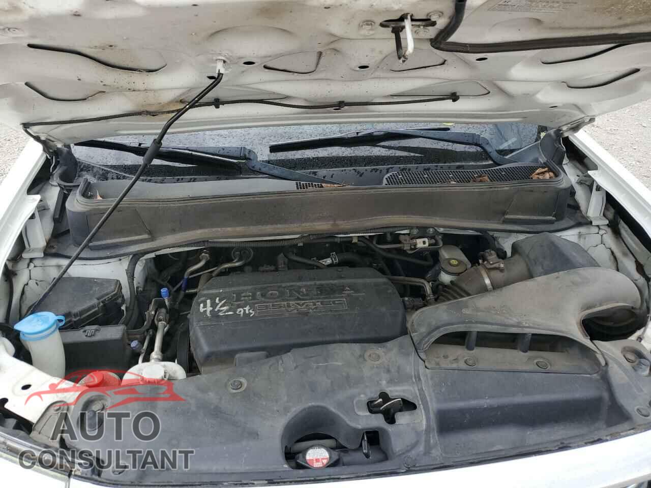 HONDA PILOT 2015 - 5FNYF3H56FB025840