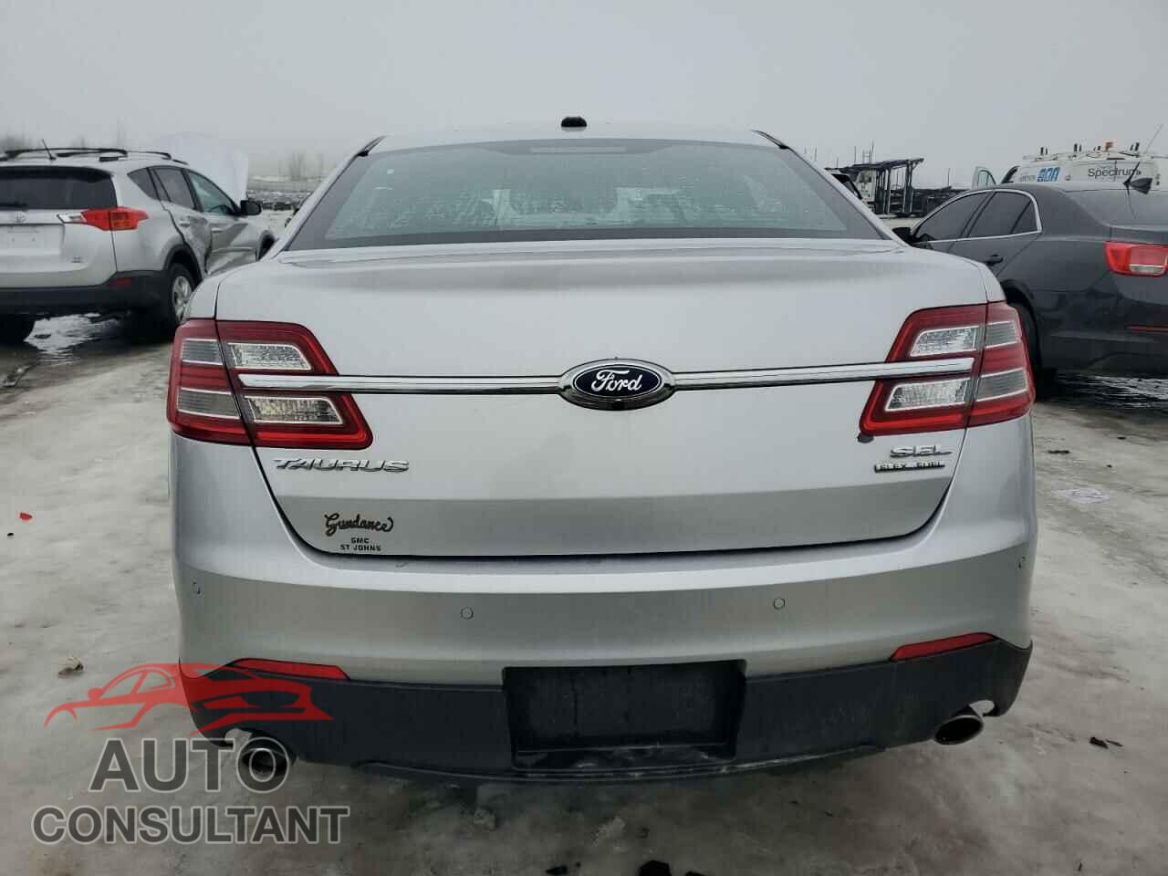 FORD TAURUS 2018 - 1FAHP2E86JG129741