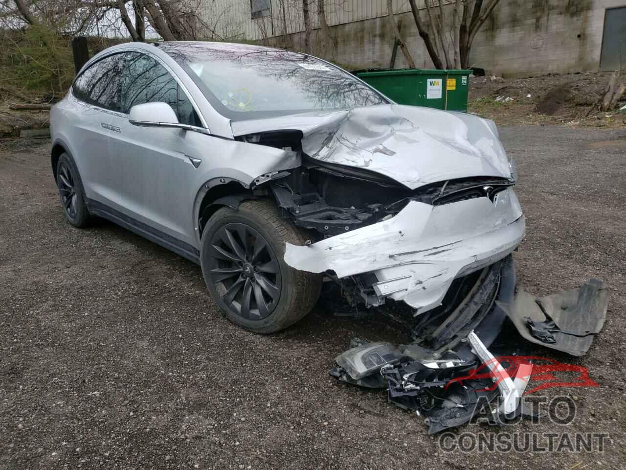 TESLA MODEL X 2018 - 5YJXCBE25JF122383