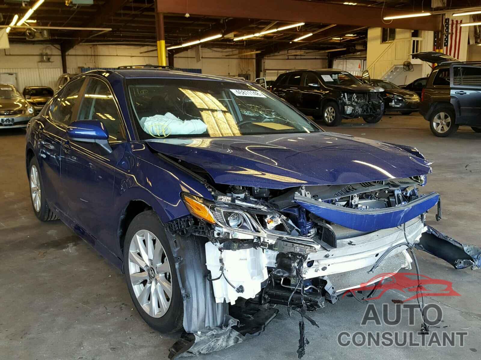 TOYOTA CAMRY 2018 - 4T1B11HK3JU563146