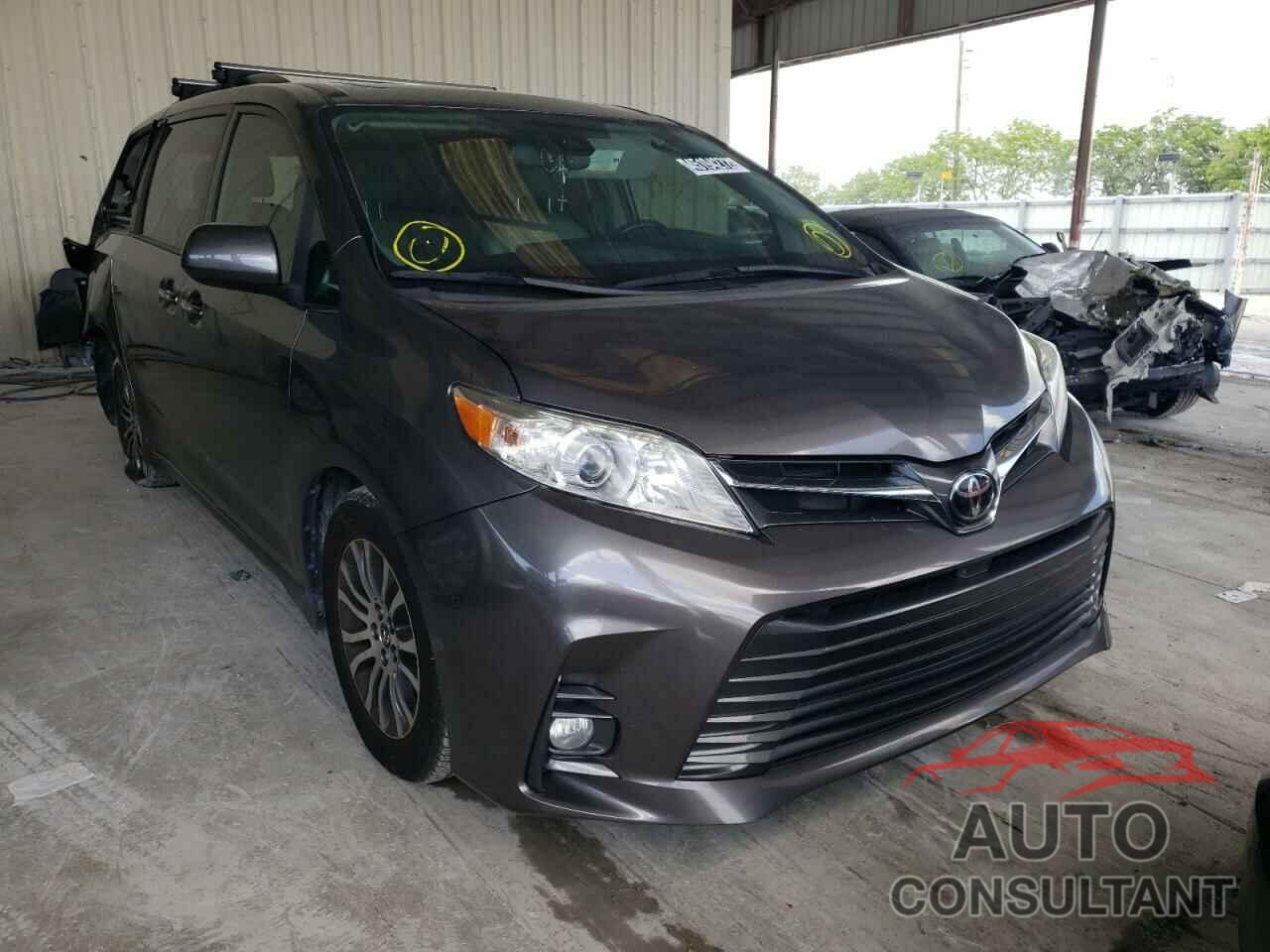 TOYOTA SIENNA 2019 - 5TDYZ3DC5KS966651