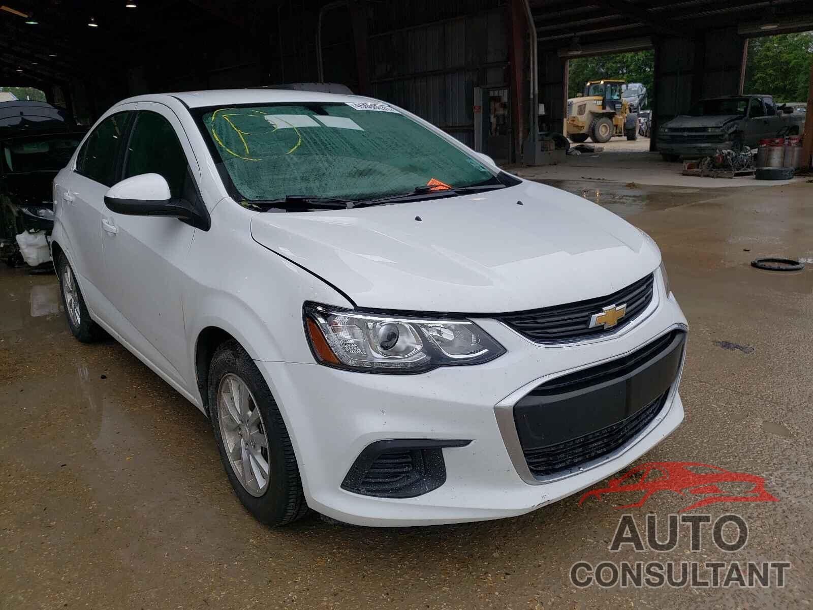 CHEVROLET SONIC 2018 - 1G1JD5SHXJ4100666