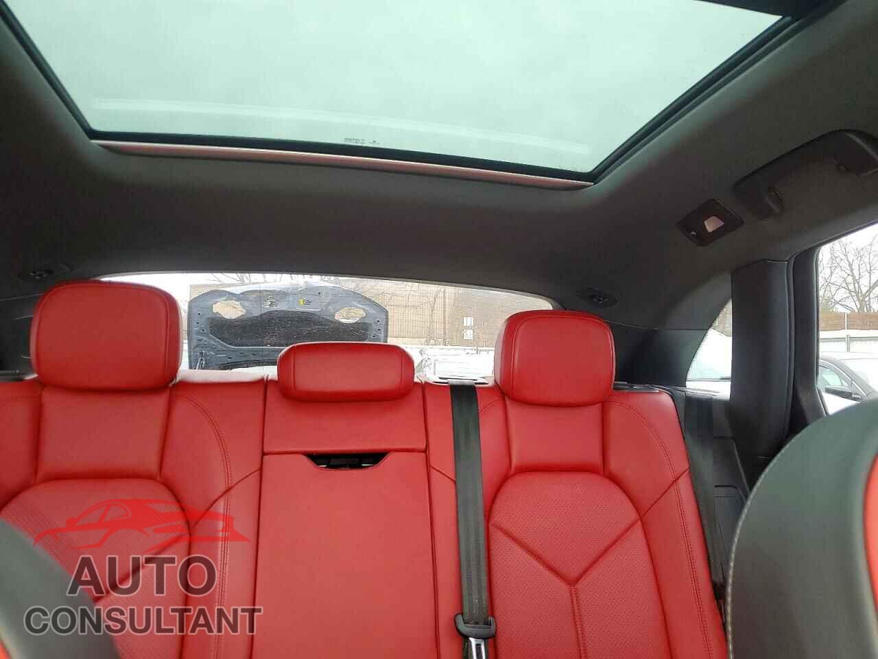 PORSCHE MACAN 2021 - WP1AB2A59MLB37011