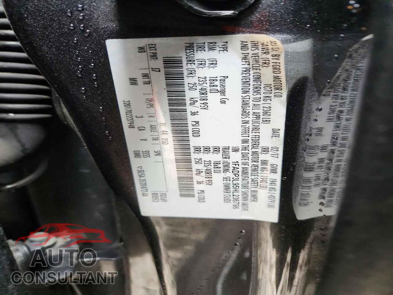 FORD FOCUS 2017 - 1FADP3L95HL236796