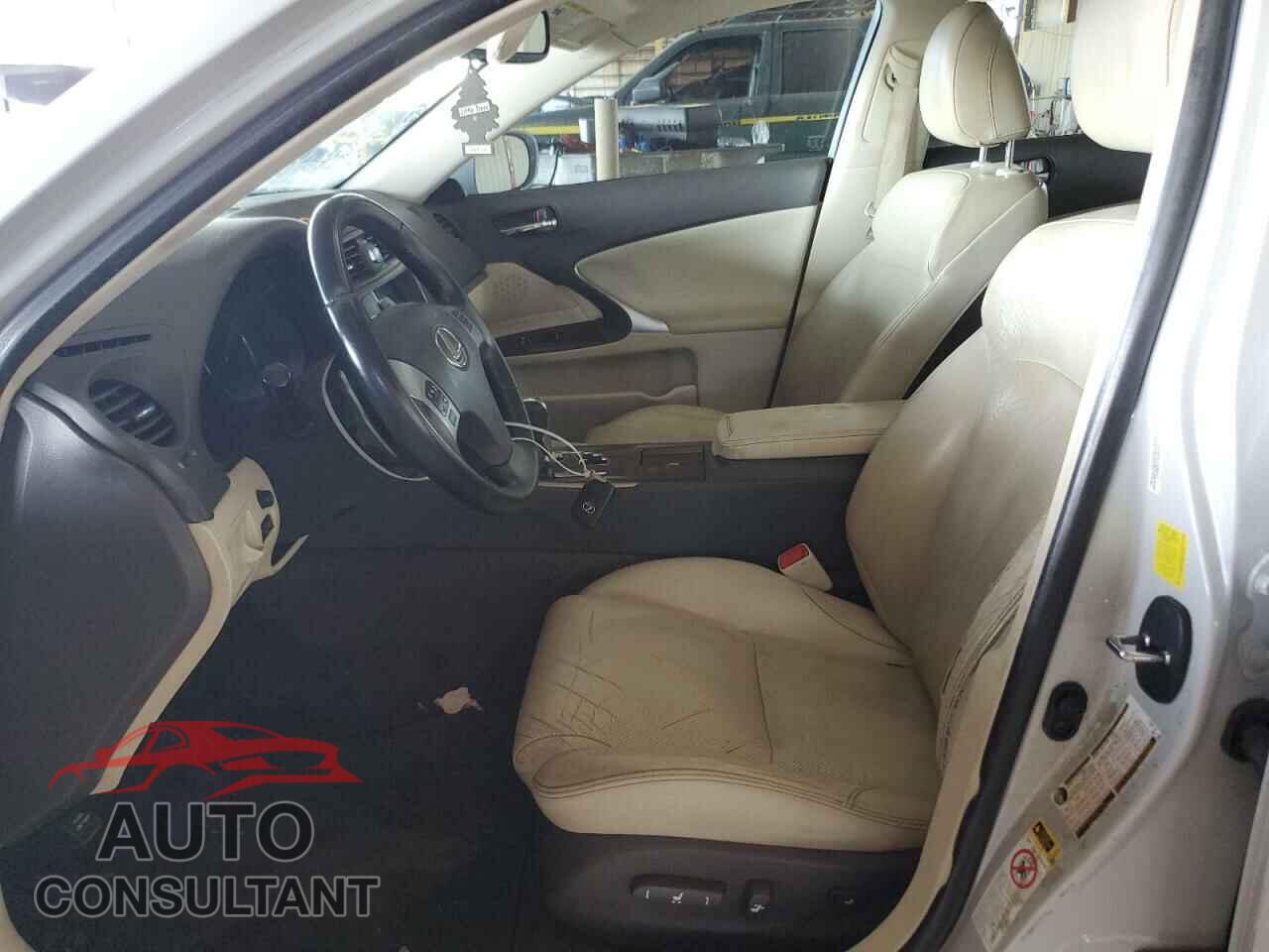 LEXUS IS 2011 - JTHBF5C20B5138367