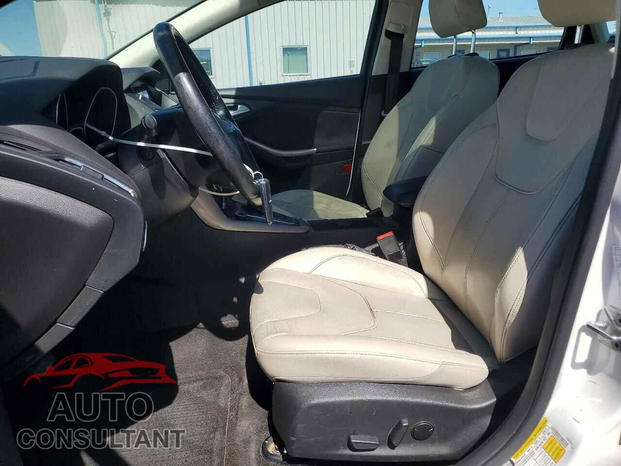 FORD FOCUS 2017 - 1FADP3J21HL287170