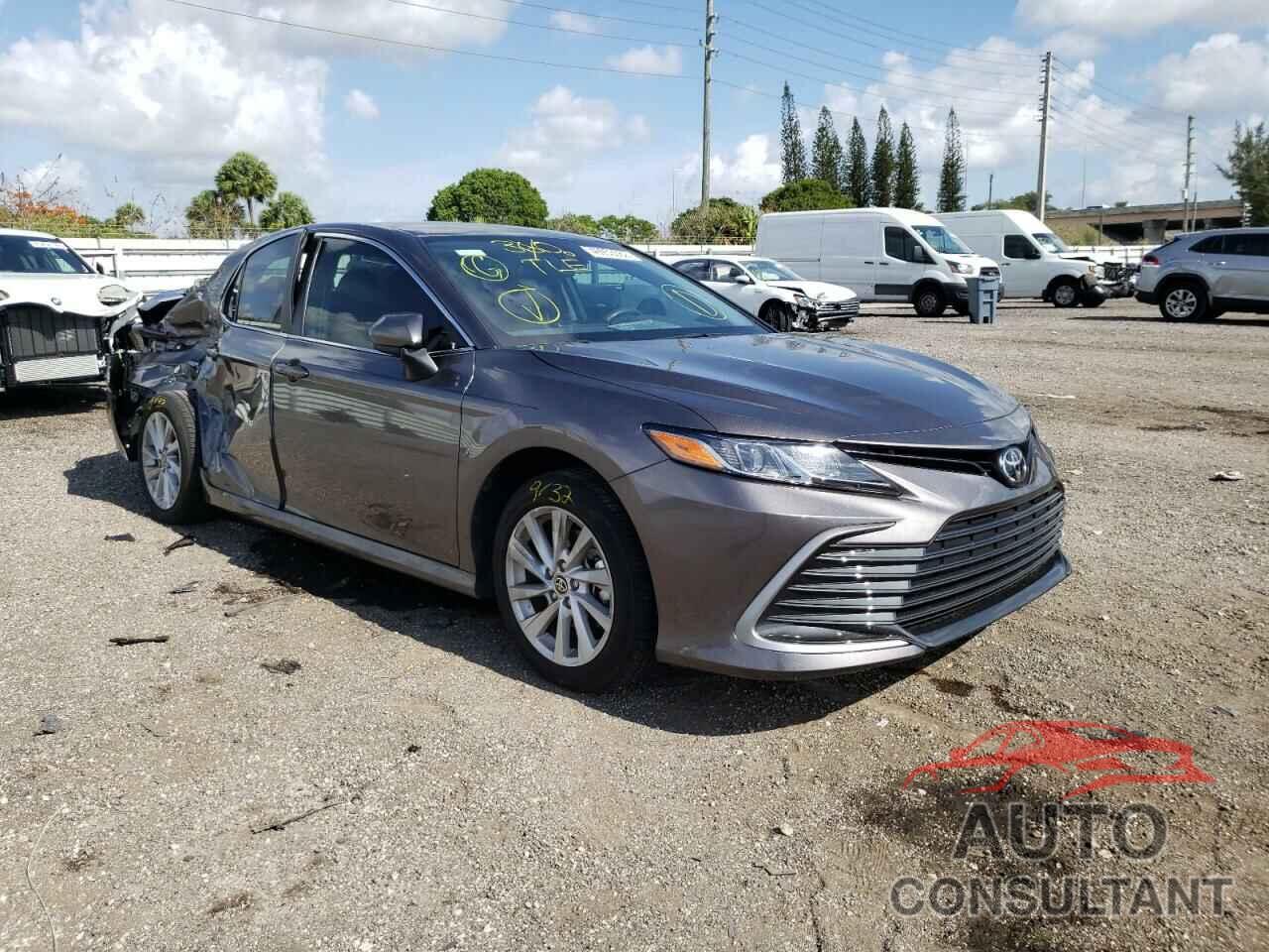 TOYOTA CAMRY 2022 - 4T1C11AK2NU004725