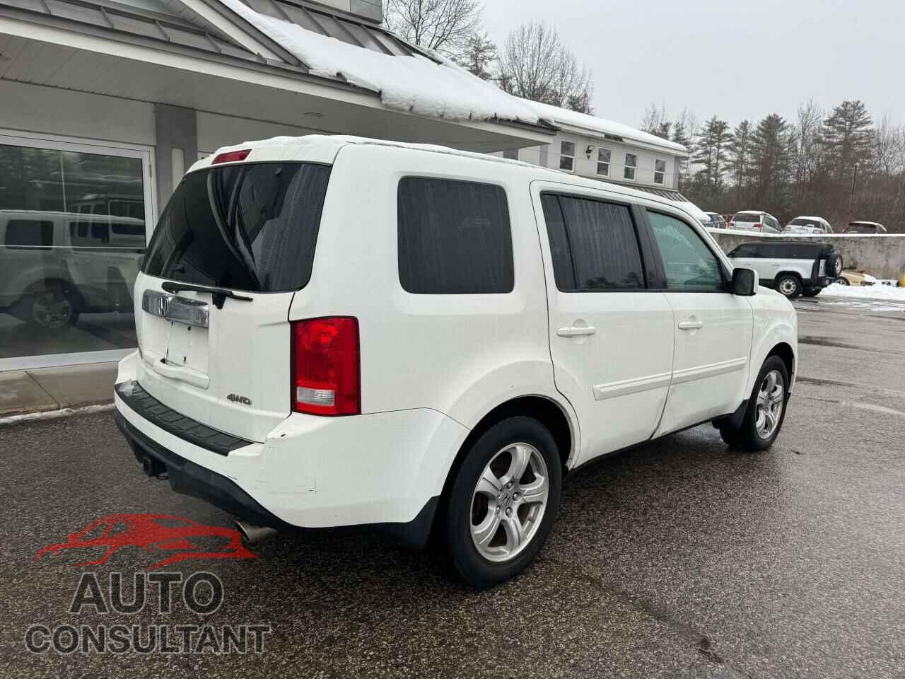 HONDA PILOT 2015 - 5FNYF4H59FB045733