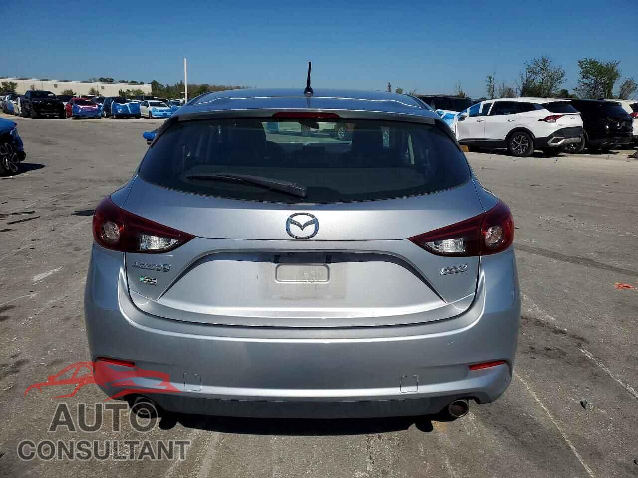 MAZDA 3 2018 - 3MZBN1L31JM178971
