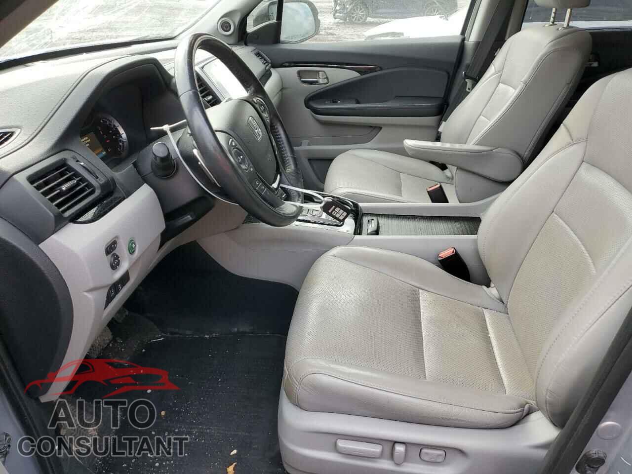 HONDA PILOT 2017 - 5FNYF6H04HB024257