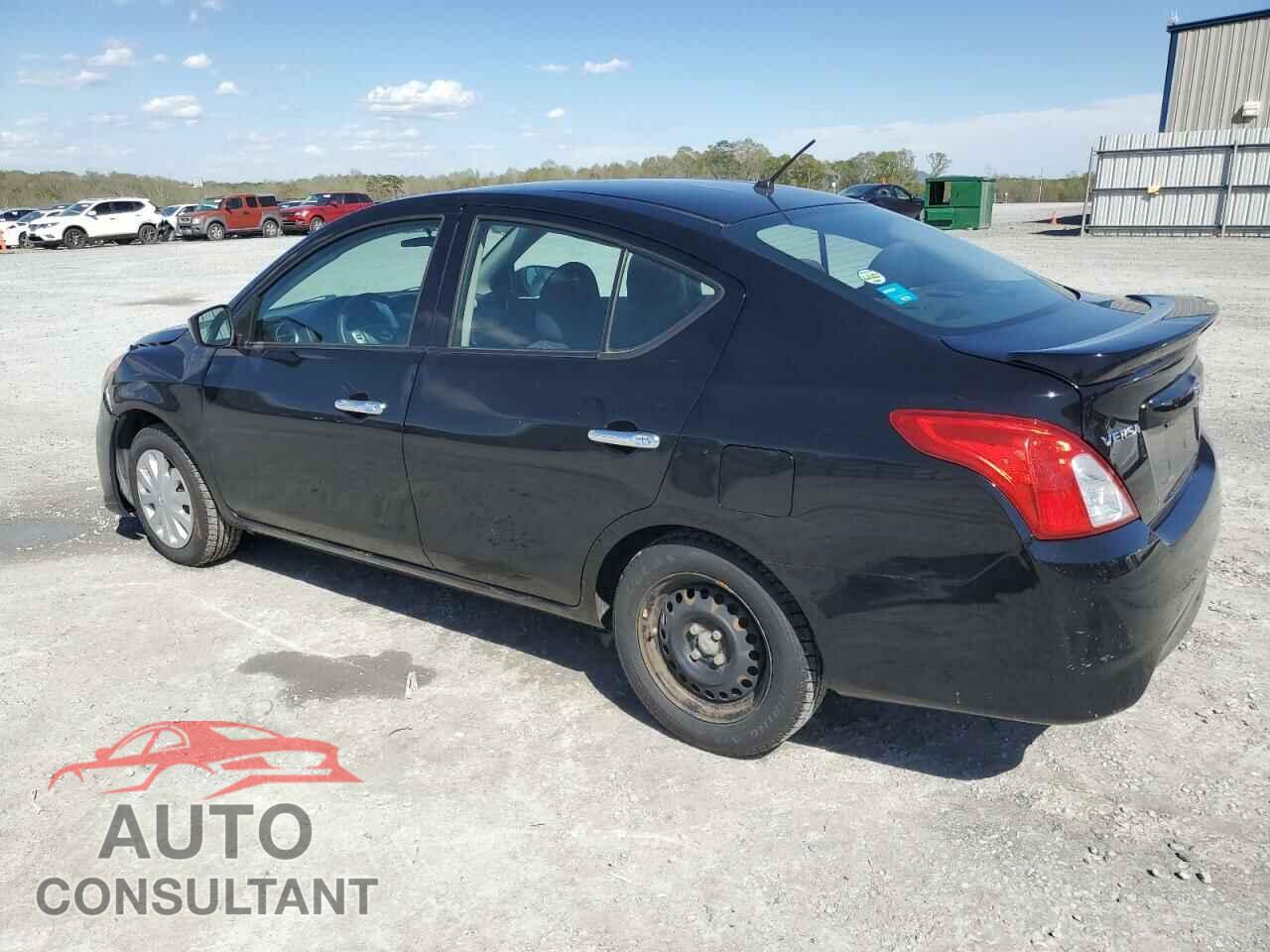 NISSAN VERSA 2017 - 3N1CN7AP8HL815650