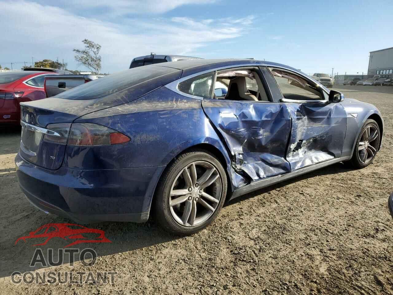 TESLA MODEL S 2015 - 5YJSA1E15FF113885