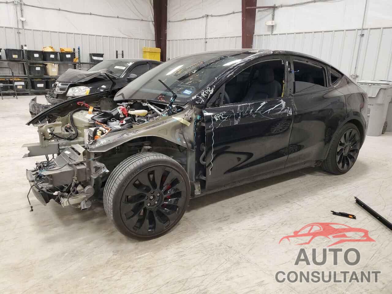 TESLA MODEL Y 2023 - 7SAYGDEF7PF643902