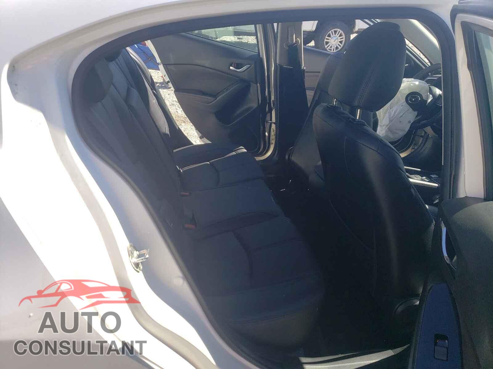 MAZDA 3 2017 - 3MZBN1V79HM123792