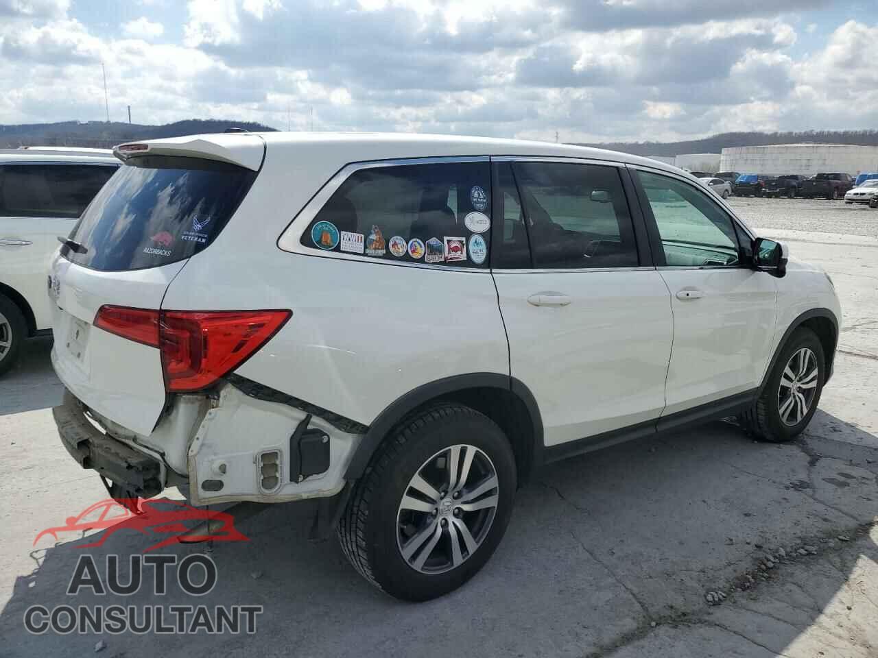 HONDA PILOT 2017 - 5FNYF5H58HB024509