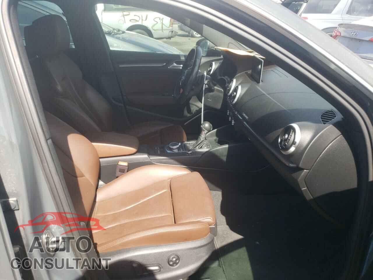 AUDI A3 2017 - WAUTPBFF7HA131638