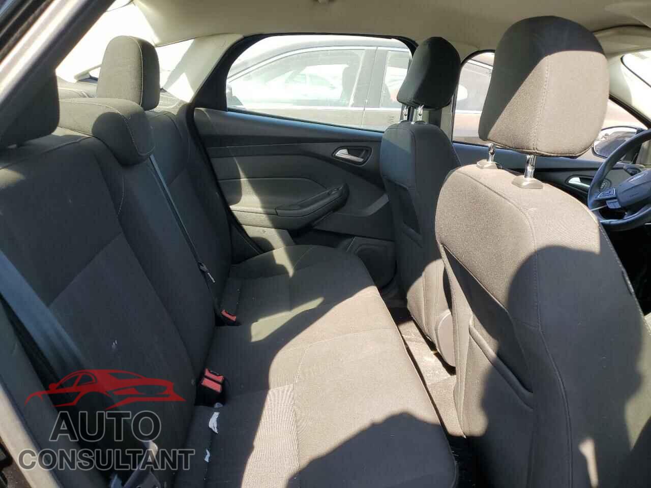 FORD FOCUS 2016 - 1FADP3F23GL386290