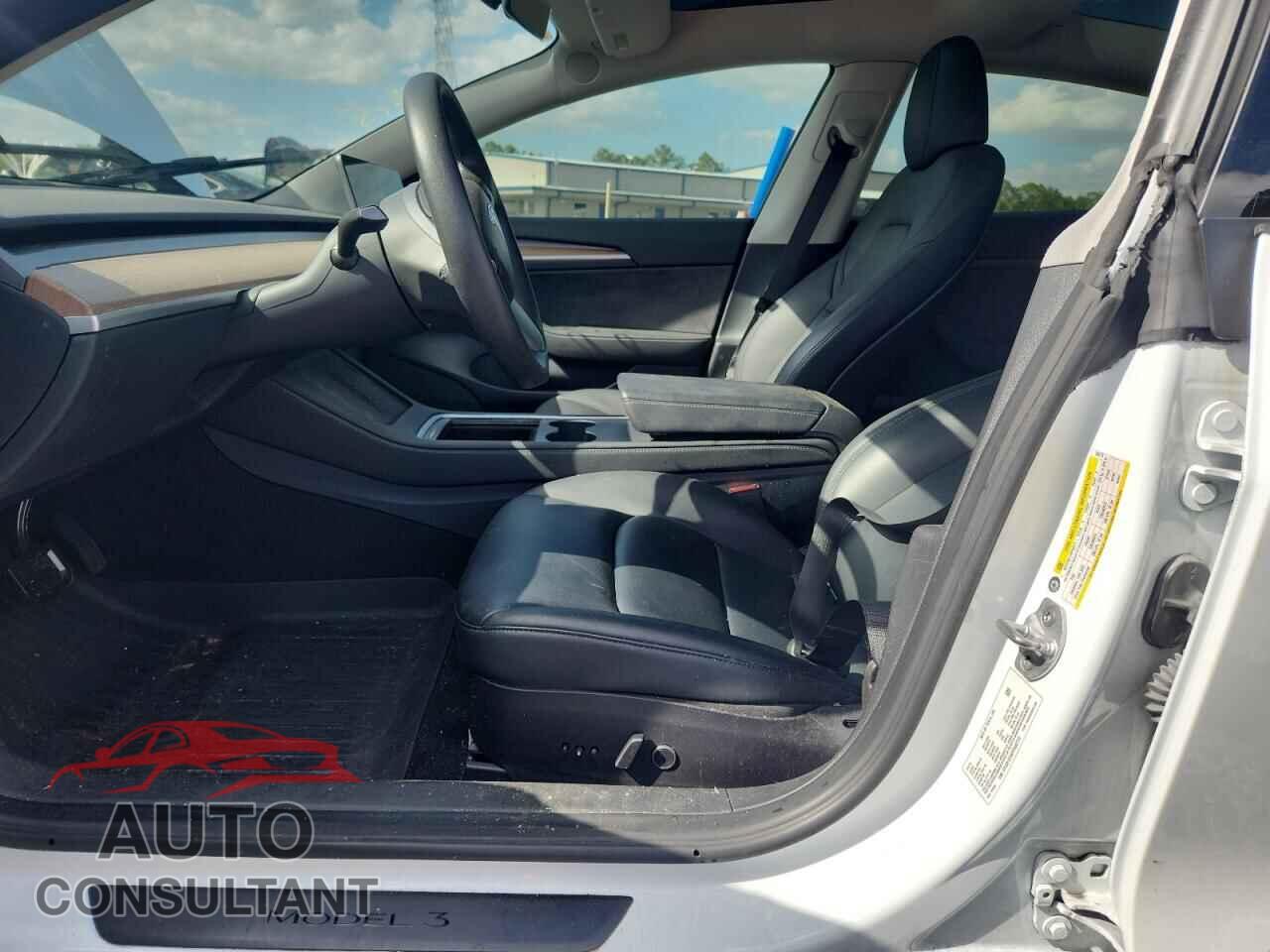 TESLA MODEL 3 2023 - 5YJ3E1EA5PF563773
