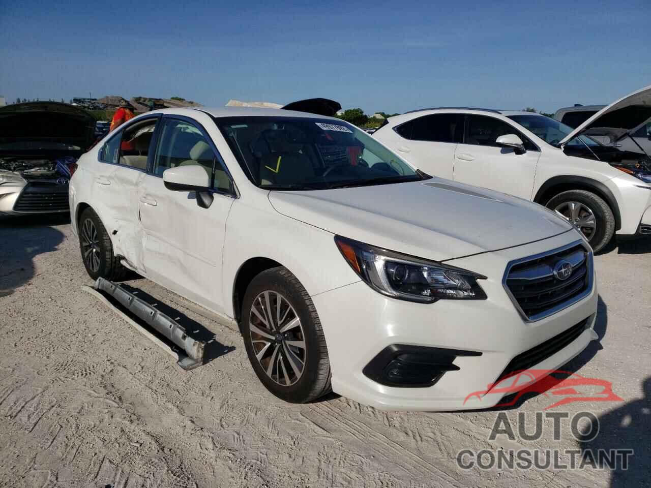 SUBARU LEGACY 2019 - 4S3BNAF68K3036600