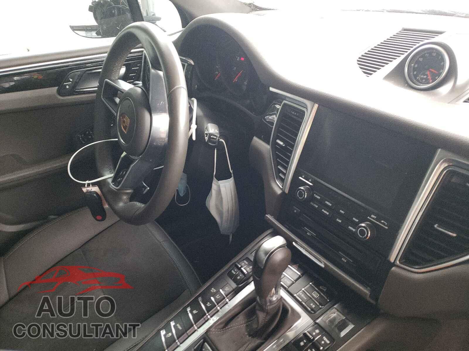 PORSCHE MACAN 2017 - WP1AA2A59HLB81003