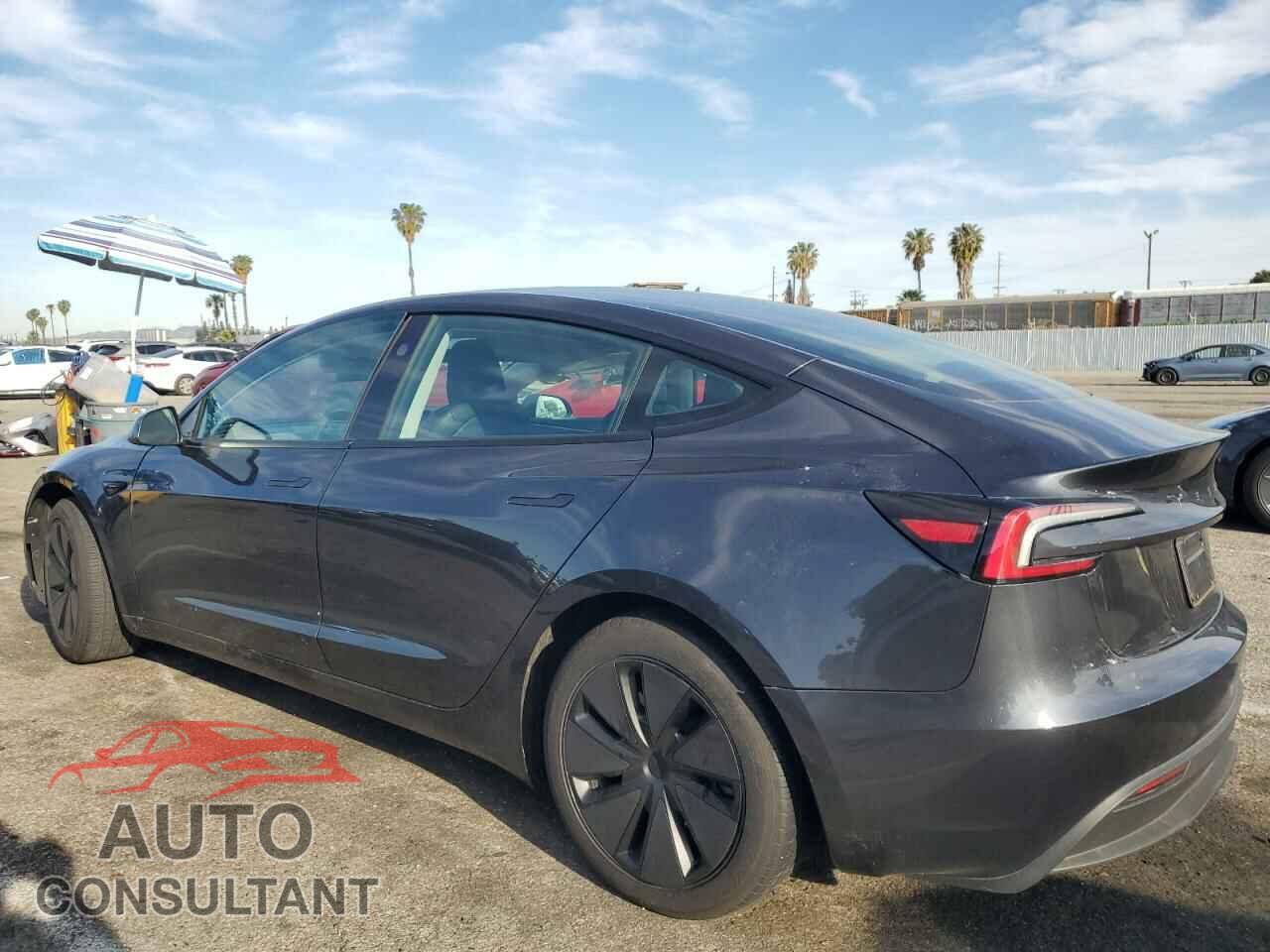 TESLA MODEL 3 2024 - 5YJ3E1EA0RF724579