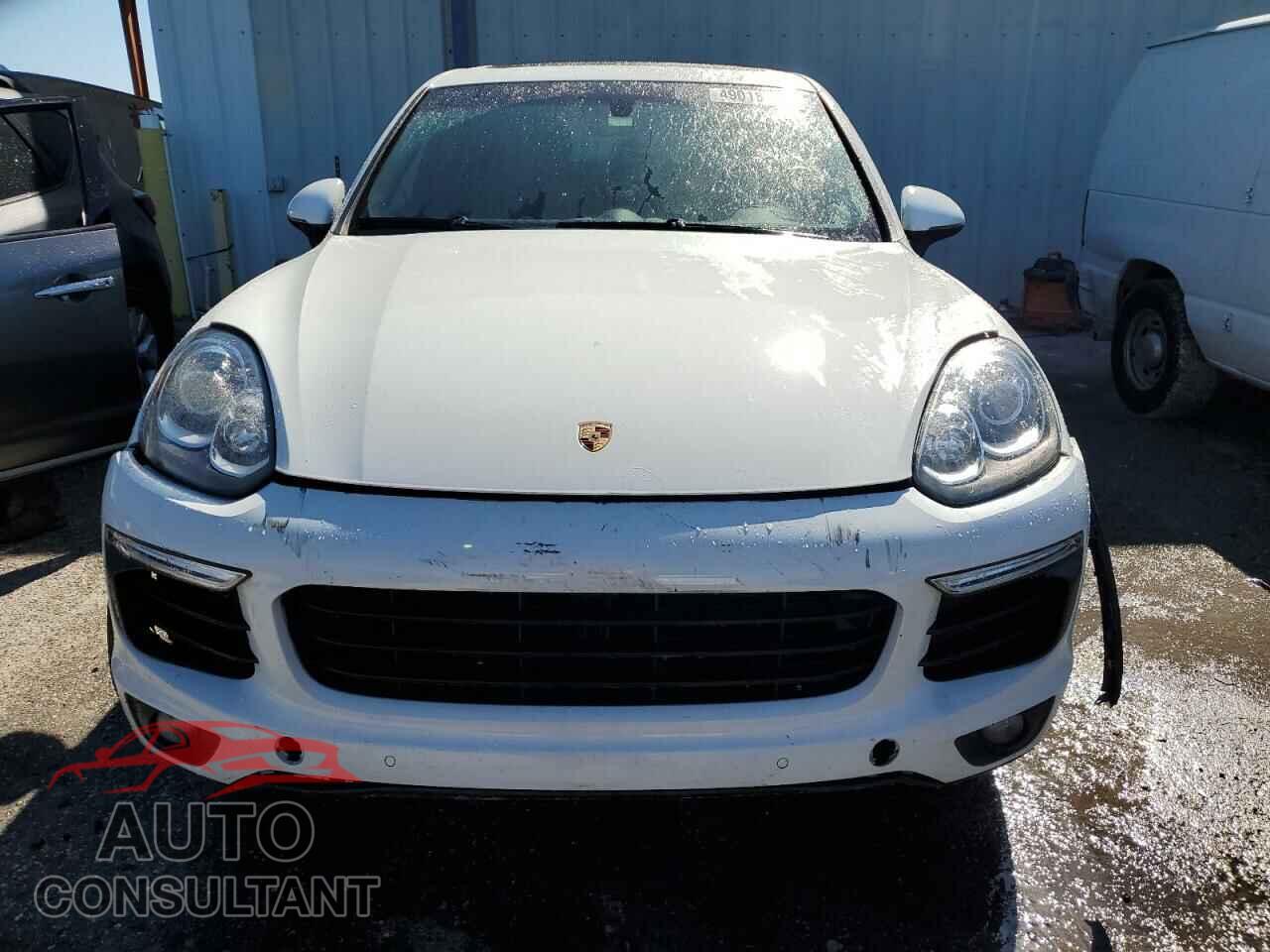 PORSCHE CAYENNE 2016 - WP1AA2A20GKA09470