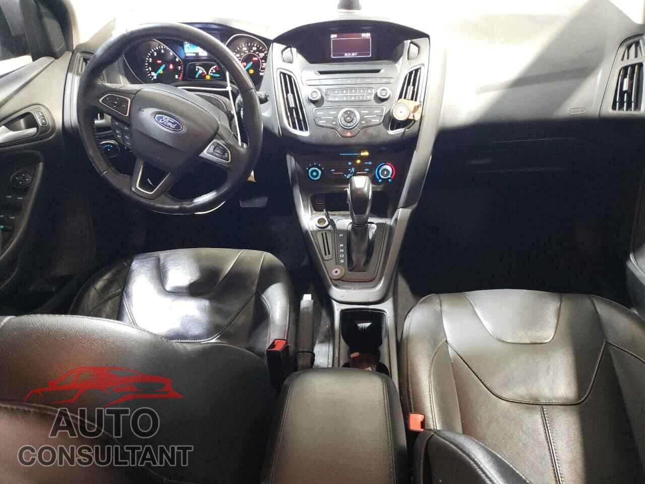 FORD FOCUS 2015 - 1FADP3K29FL302946