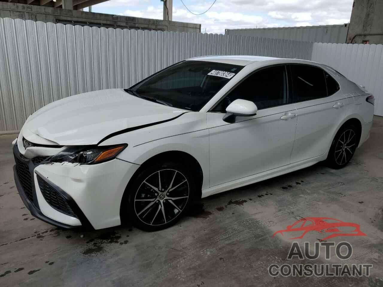 TOYOTA CAMRY 2021 - 4T1G11AK0MU581561