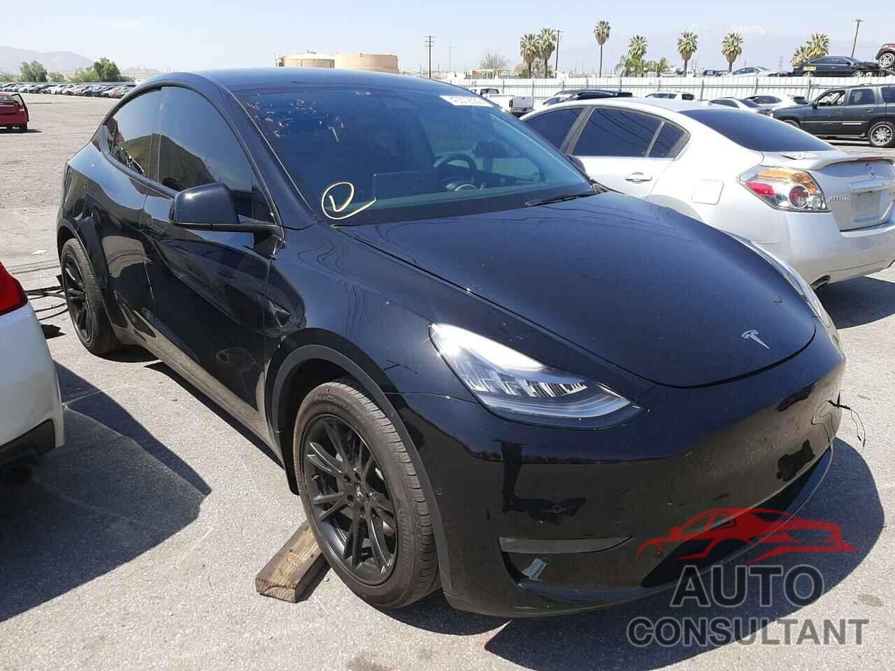 TESLA MODEL Y 2021 - 5YJYGDED0MF133396