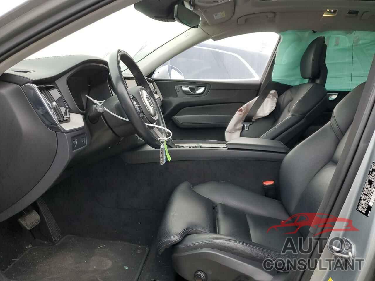 VOLVO XC60 2018 - YV4A22RL4J1016606