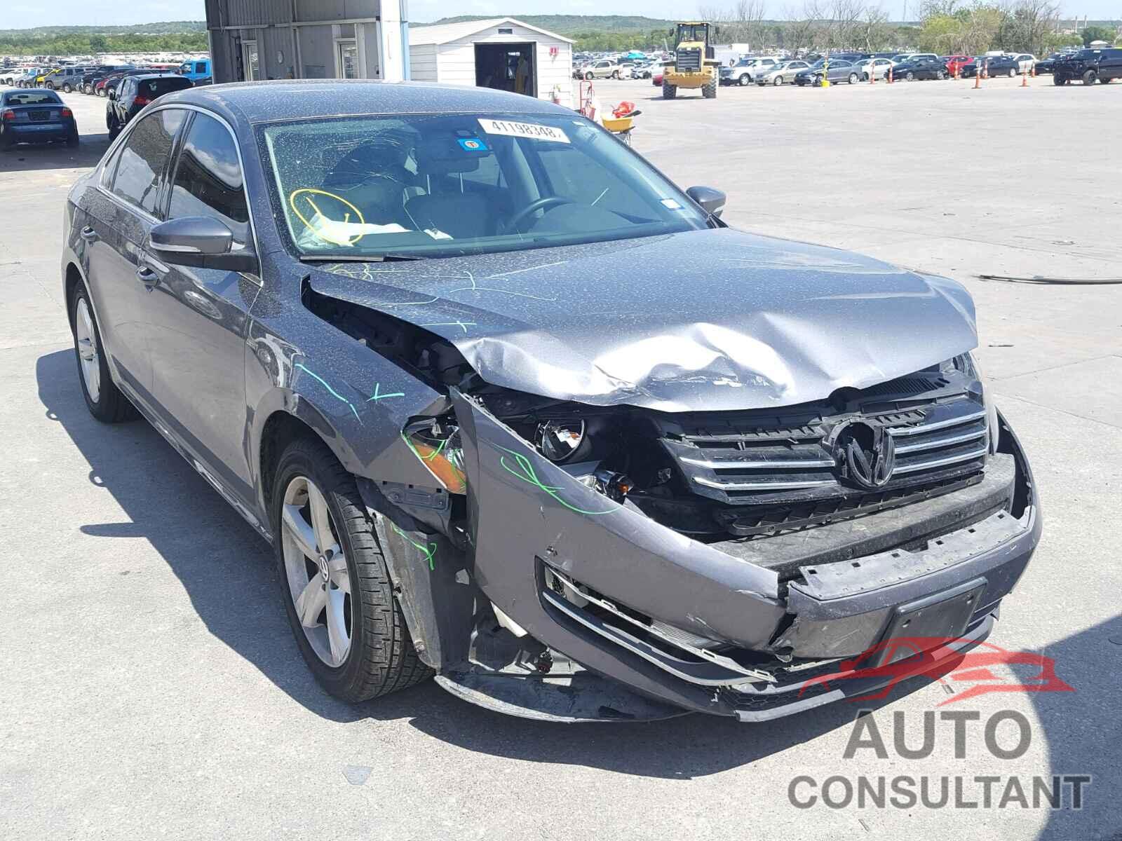 VOLKSWAGEN PASSAT 2015 - 1VWAT7A32FC117967