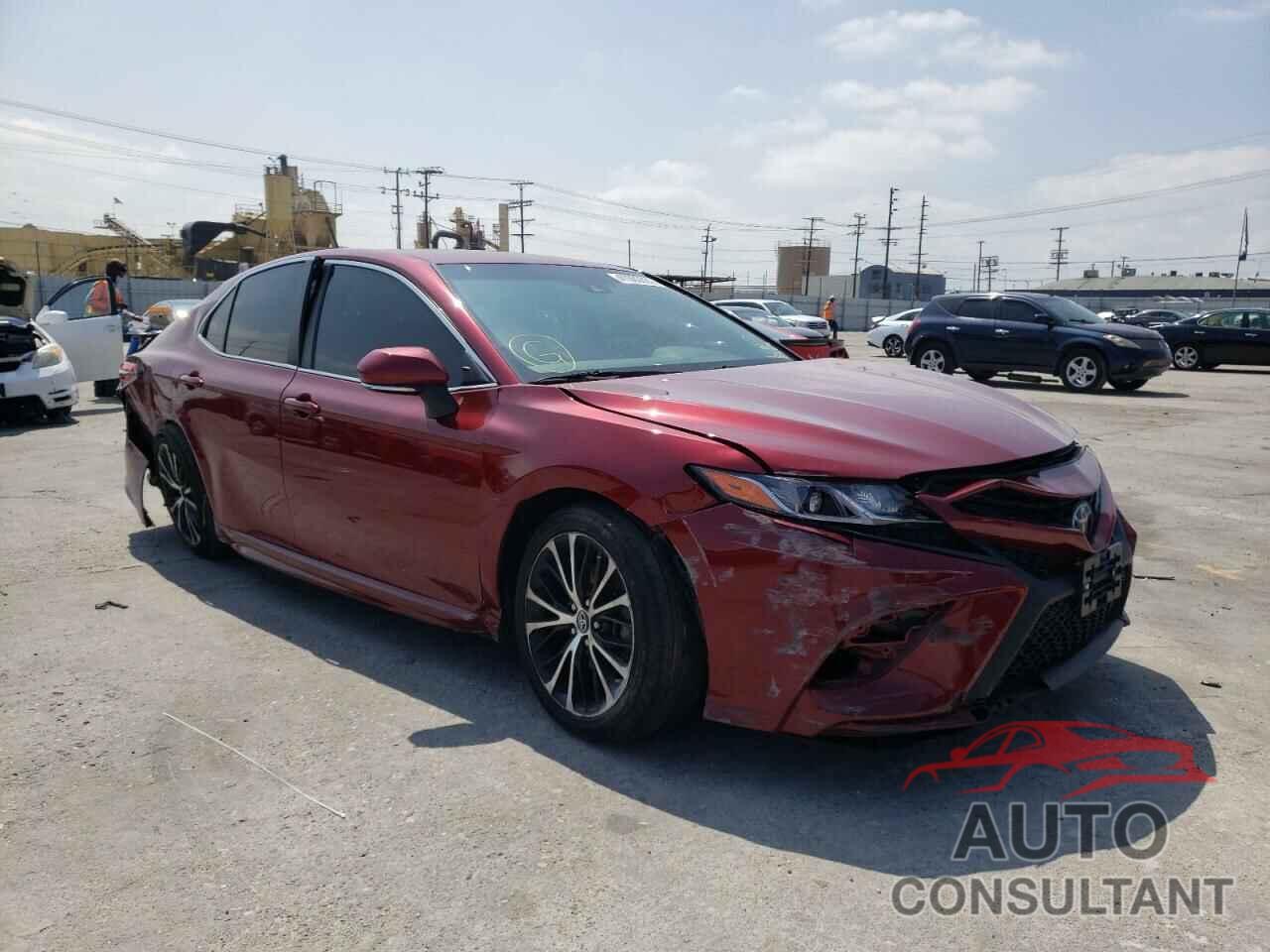TOYOTA CAMRY 2018 - 4T1B11HK1JU509604