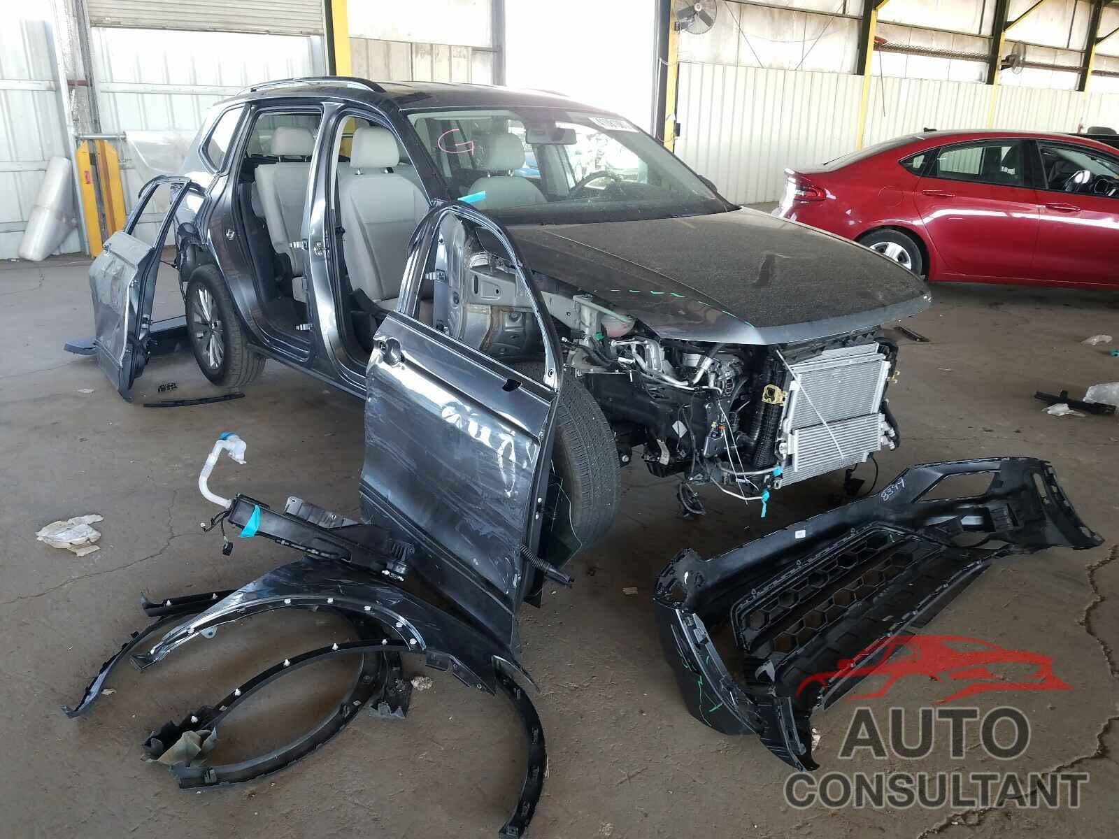 VOLKSWAGEN TIGUAN 2019 - 3VV1B7AX7KM196524