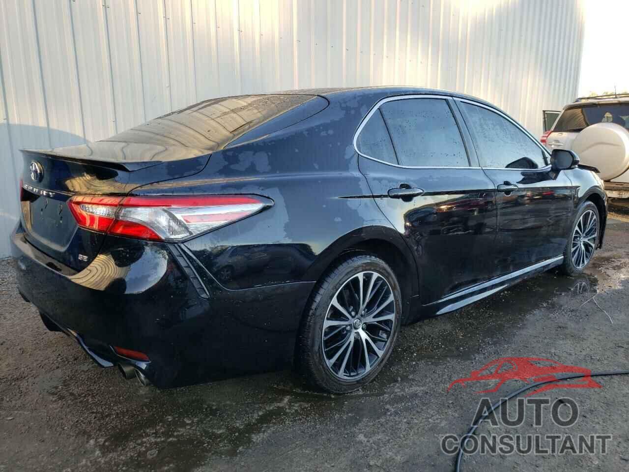 TOYOTA CAMRY 2018 - 4T1B11HK7JU070358