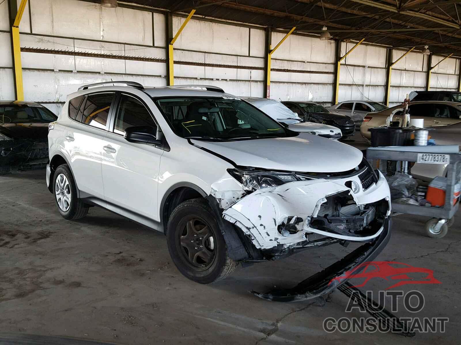 TOYOTA RAV4 LE 2015 - JTMZFREV9FJ043818